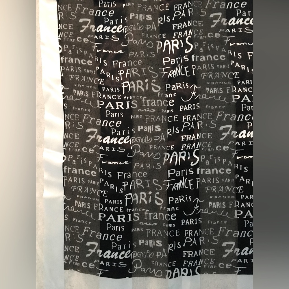 NWOT “Paris France” black and white printed scarf